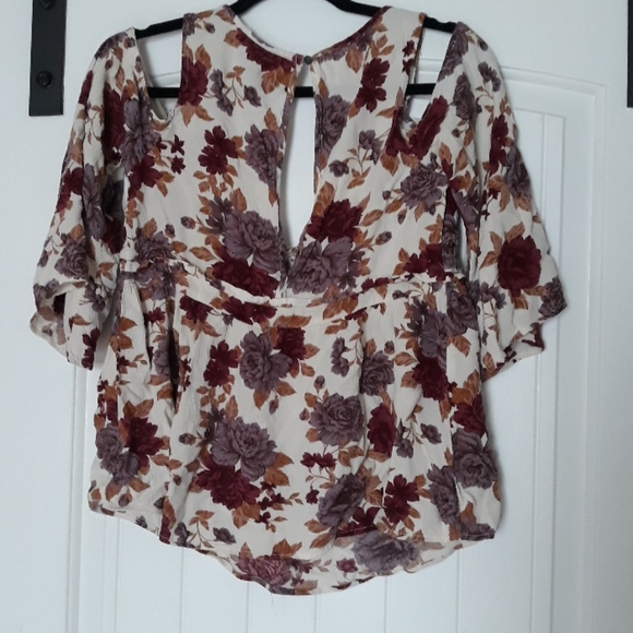 American eagle flowy boho open shoulder top - Picture 5 of 5